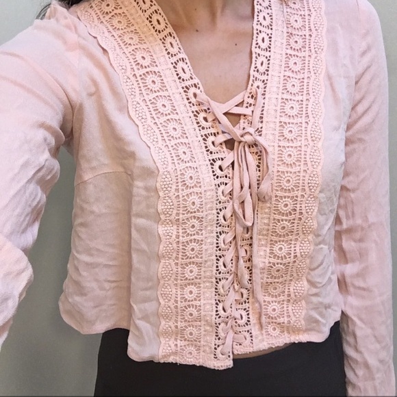 🚫SOLD🚫F21 Fashionable Crop Top - Picture 3 of 6